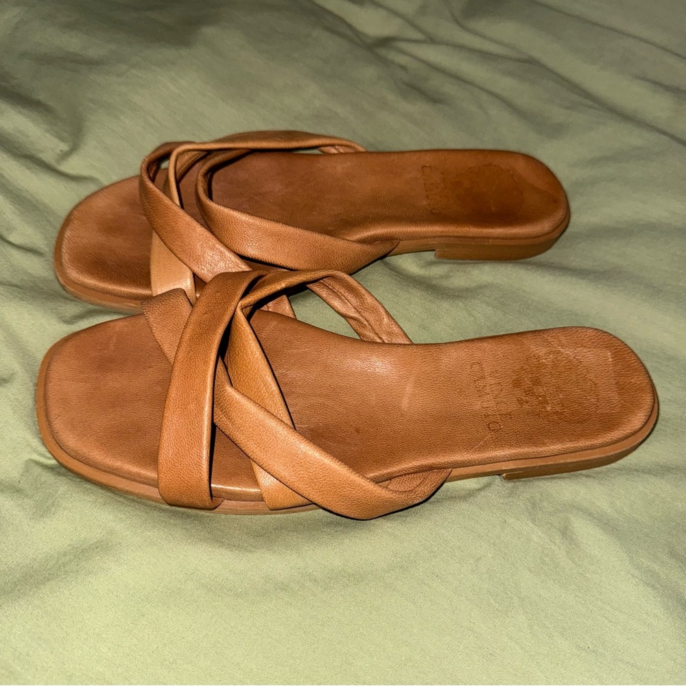 Vince Camuto Leather Tan Criss Cross Sandals 9 Made in Italy
